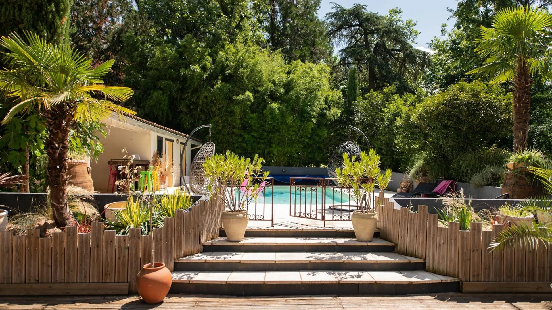 Appartement Forrest - Balcon Prive Et Piscine, Pres De Lyon Lay 0*,  France